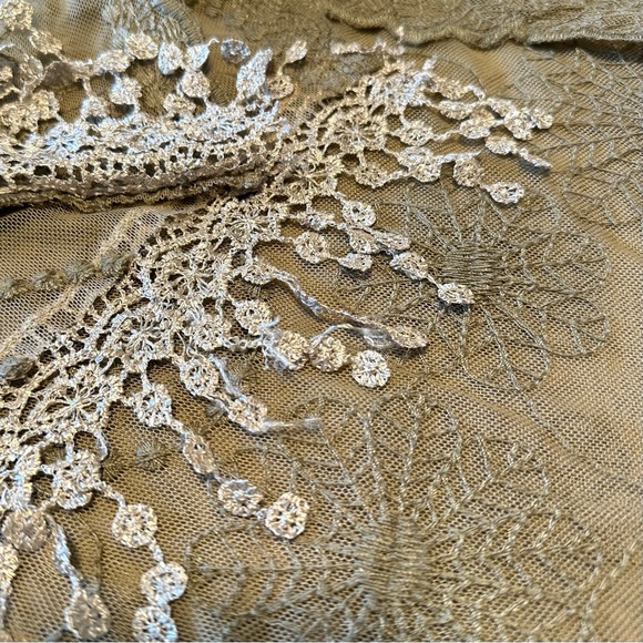 Vintage Look Lace Scarf - Picture 7 of 12